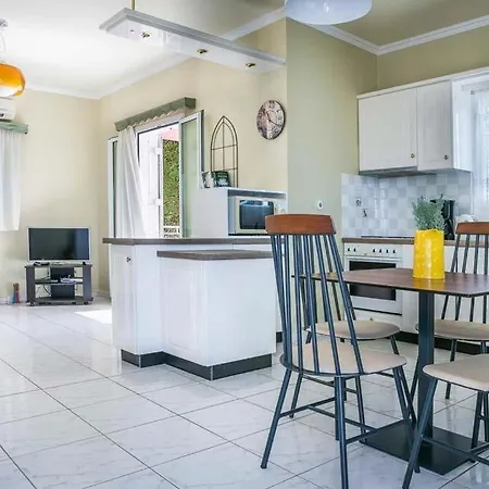 Sleeps 4 Pool Air Con Wifi فيلة Karavádhos
