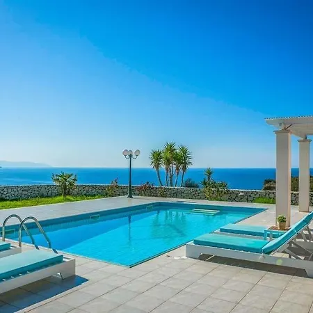 Sleeps 4 Pool Air Con Wifi Karavádosz